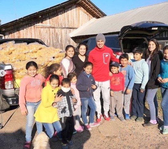 Хавбек "Динамо" вразив добрим вчинком (ФОТО) Хавбек "Динамо" вразив добрим вчинком (ФОТО)