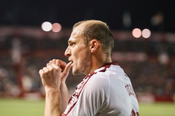 Фанати "Альбасете" підтримали Зозулю під час матчу проти "Ельче" (ВІДЕО)