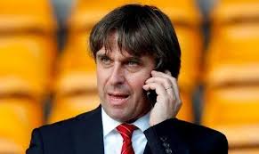 Шеф УПЛ накивав п'ятами з України Шеф УПЛ накивав п'ятами з України