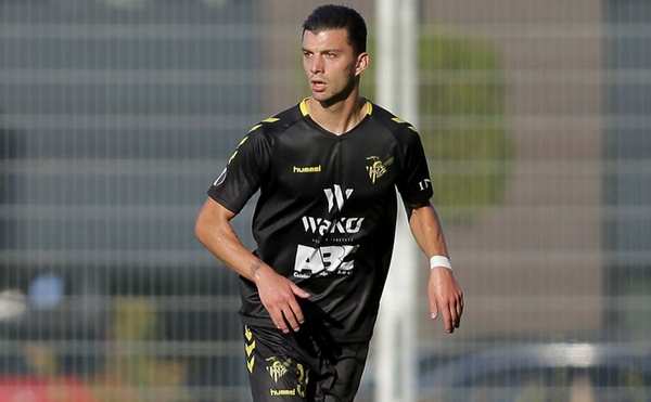 Офіційно. Екзотичний центрбек перейшов у "Карпати" Офіційно. Екзотичний центрбек перейшов у "Карпати"