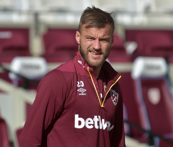 "Динамо" знову звинувачують в несплаті грошей за трансфер Ярмоленка "Динамо" знову звинувачують в несплаті грошей за трансфер Ярмоленка