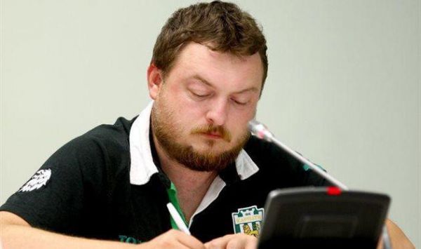 "Карпати" пішли по світу з простягненою рукою "Карпати" пішли по світу з простягненою рукою