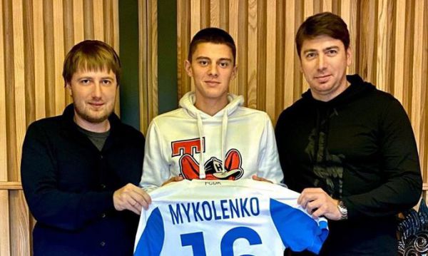 Офіційно. Миколенко круто змінив свою трансферну долю (+ФОТО) Офіційно. Миколенко круто змінив свою трансферну долю (+ФОТО)