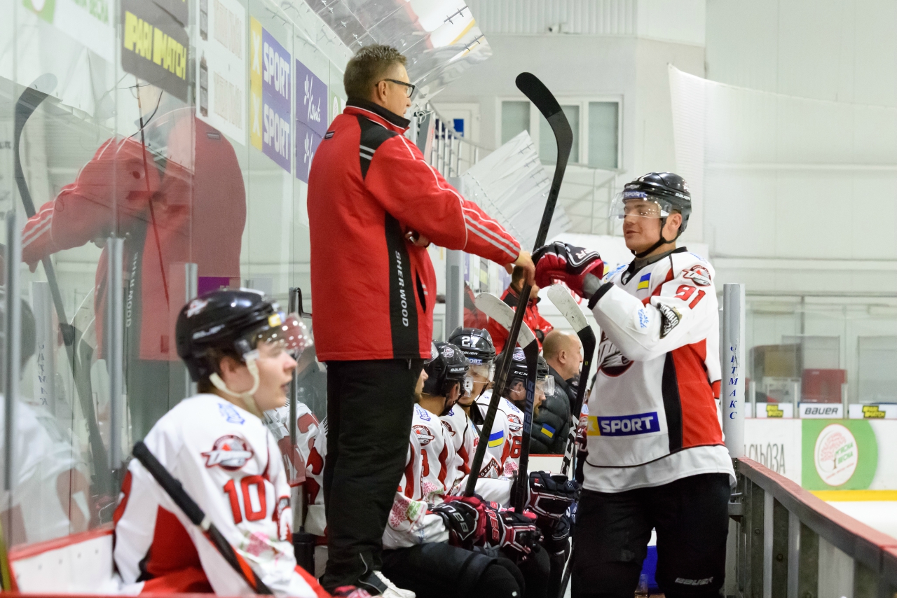 «Донбасс» провел двухсторонний матч 