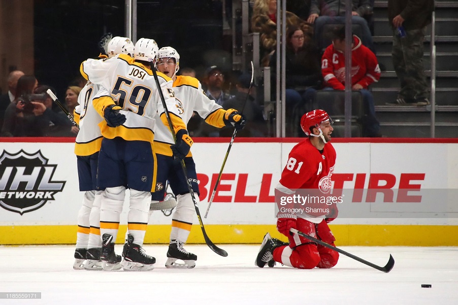 "Детройт" - "Нэшвилл" (1:6): пять голов "Предаторз" во втором периоде