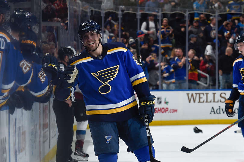 "Сент-Луис" - "Колорадо" (5:2): хет-трик Перрона