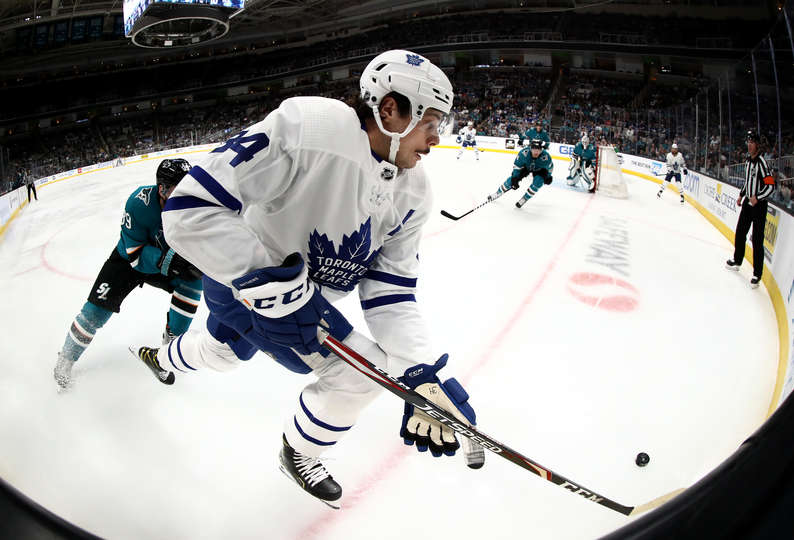 "Сан-Хосе" - "Торонто" (5:2): три гола "Шаркс" в третьем периоде