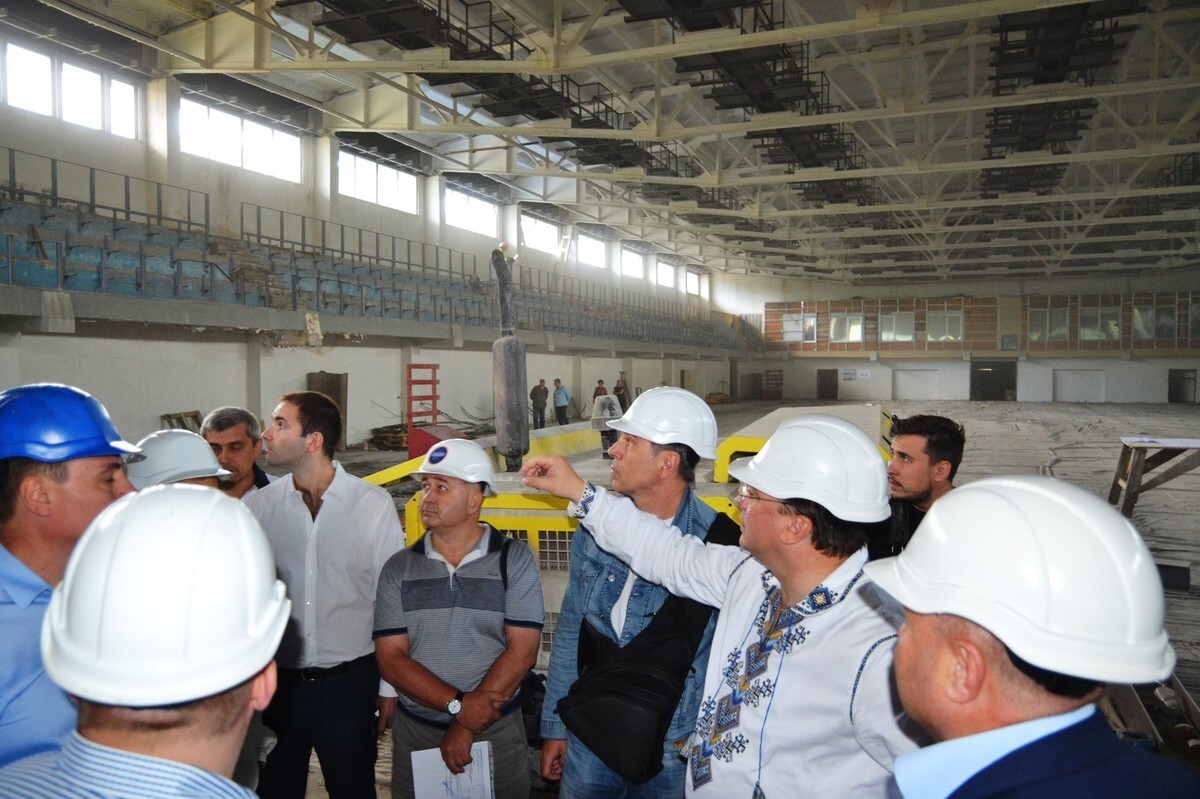 Кто и как наживается на реконструкции СК «Авангард»