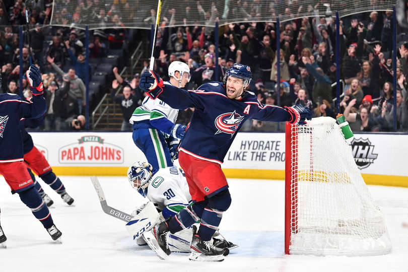 "Коламбус" - "Ванкувер" (5:3): "Блю Джекетс" выиграли в концовке