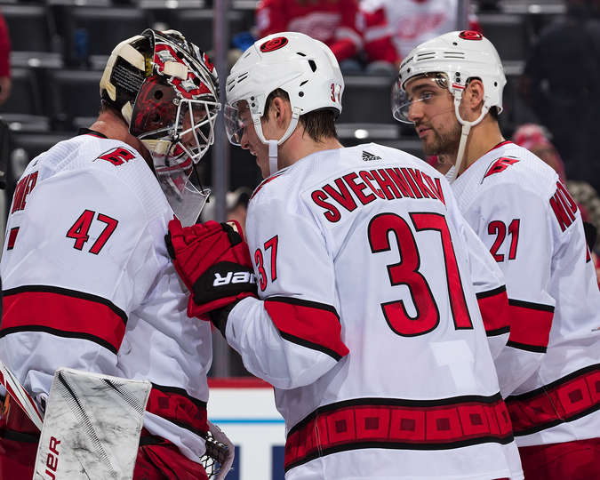 "Детройт" - "Каролина" (0:2): шатаут Раймера, серия Свечникова