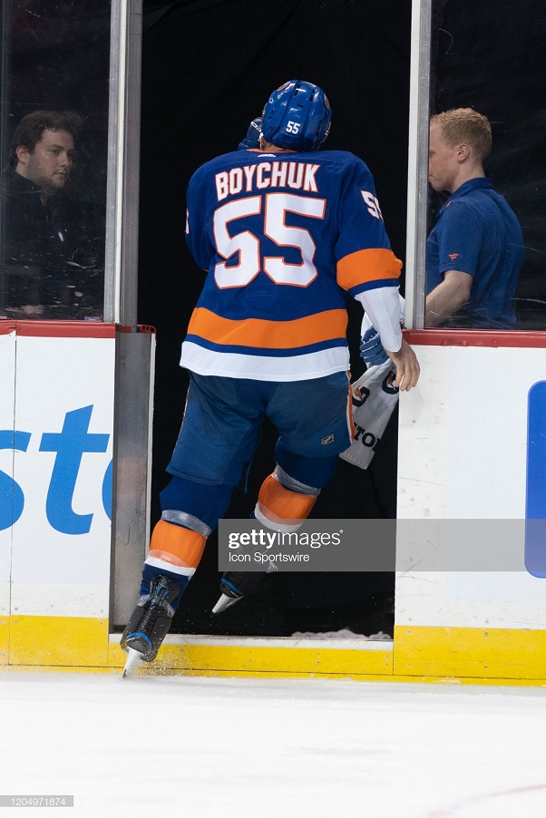 Джонни Бойчуку наложили 90 швов на веко