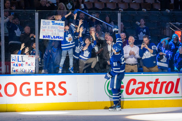 Таварес сделал хет-трик в матче против Филадельфии