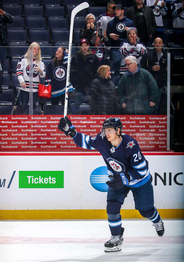 "Виннипег" - "Аризона" (4:2): волевая победа "Джетс"