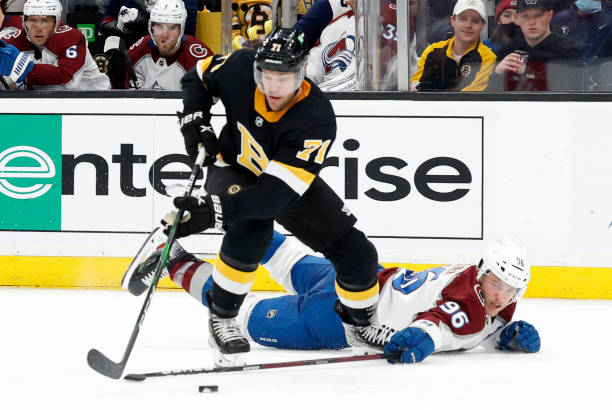 Тэйлор Холл пропустит несколько недель из-за травмы