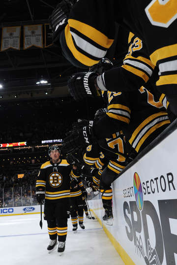 "Бостон" - "Баффало" (3:2): дубль Маршана, 20-й гол Пастрняка