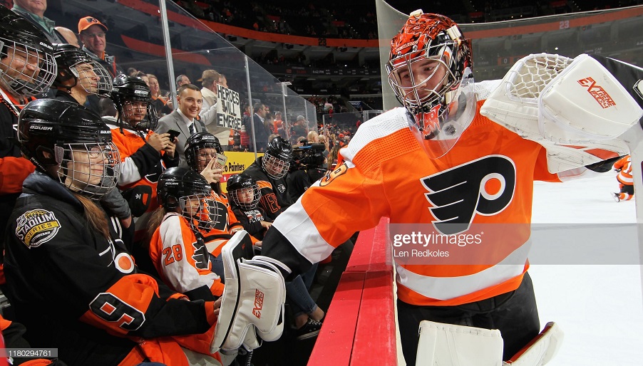 "Филадельфия" - "Каролина" (4:1): редкая победа "Флайерз"