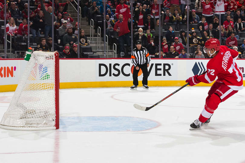 "Детройт" - "Бостон" (3:1): конец победной серии "Брюинз"