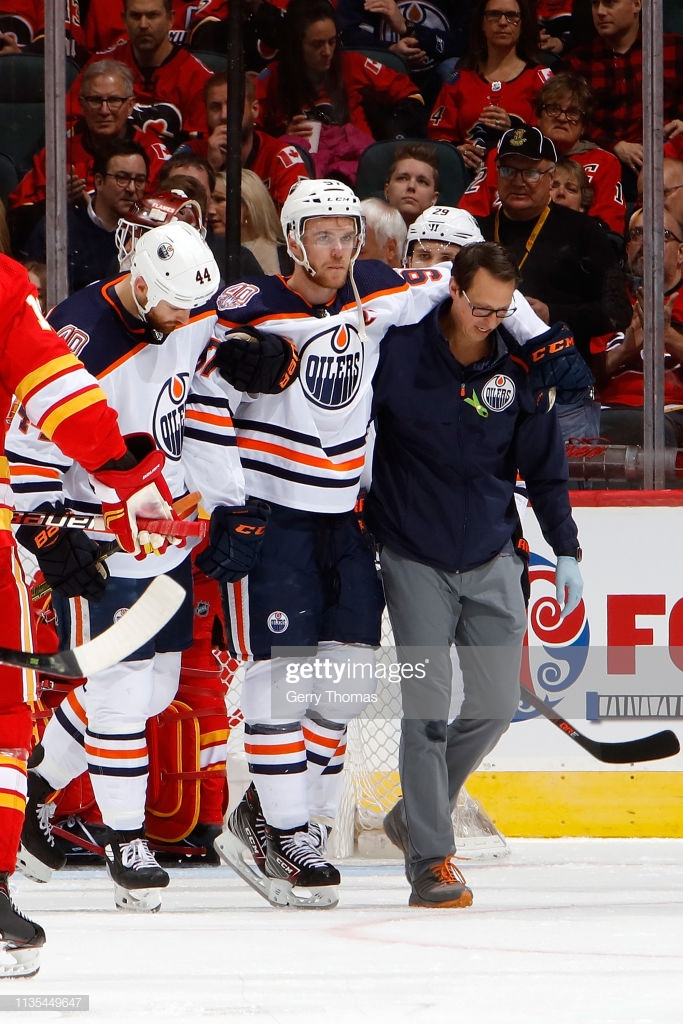 Макдэвид восстанавливается после апрельской операции на колене