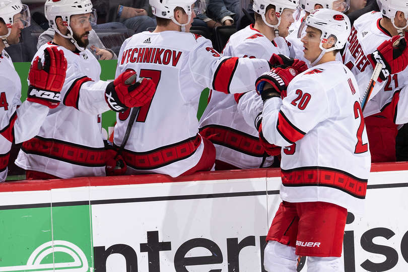 "Детройт" - "Каролина" (2:5): "Харрикейнз" встают на ноги