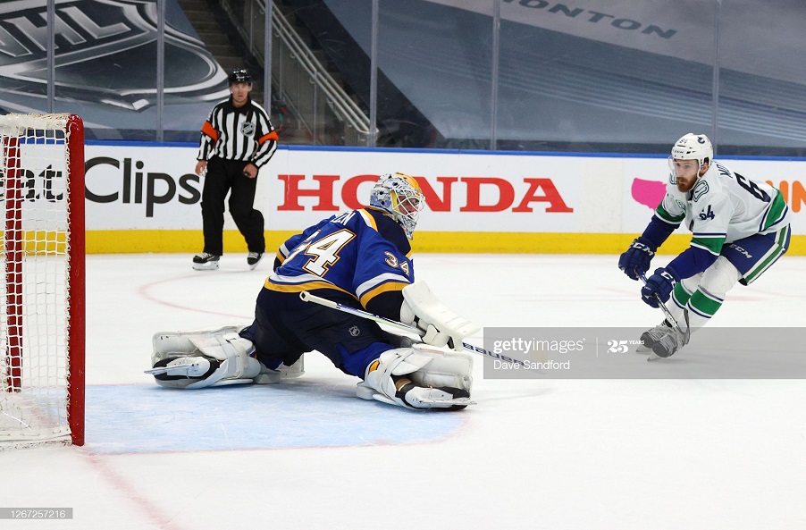 "Сент-Луис" - "Ванкувер" (3:4): "Ванкуверу" победил в пятом матче и вышел вперед в серии.