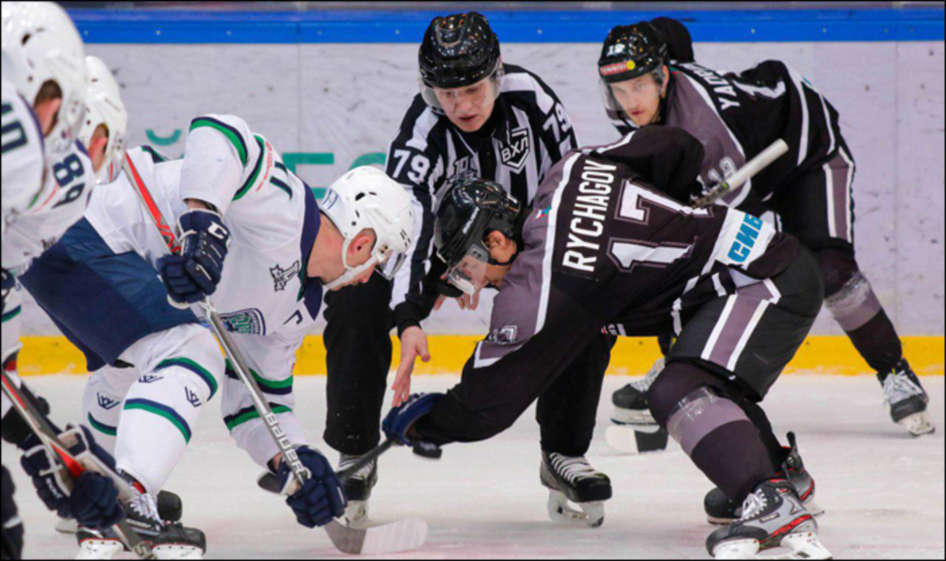 В Высшей хоккейной лиге серийные поединки на экваторе
