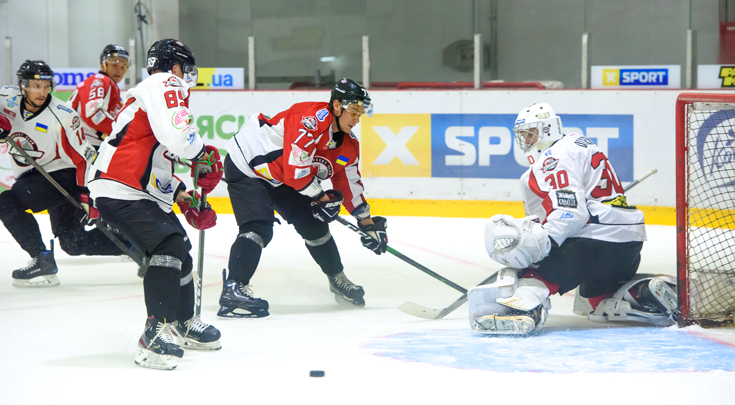 «Донбасс» провел двухсторонний матч 