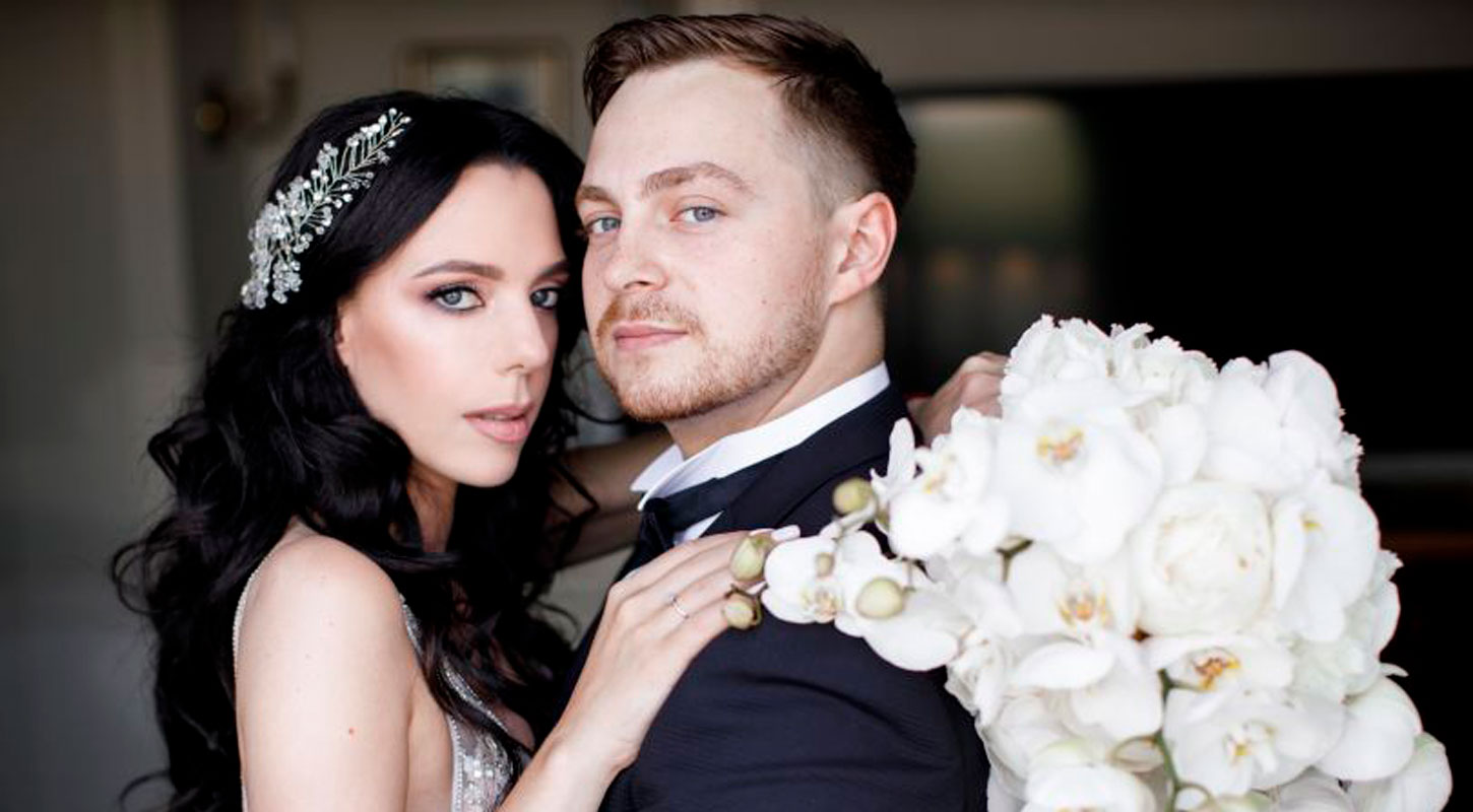 Голкипер «Днепра» и сборной Украины показал избранницу на свадебных фото