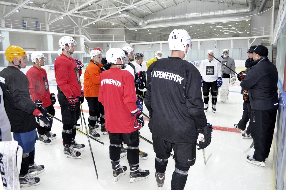 «Кременчук» провел свою первую тренировку в новом сезоне на СК «Айсберг» 