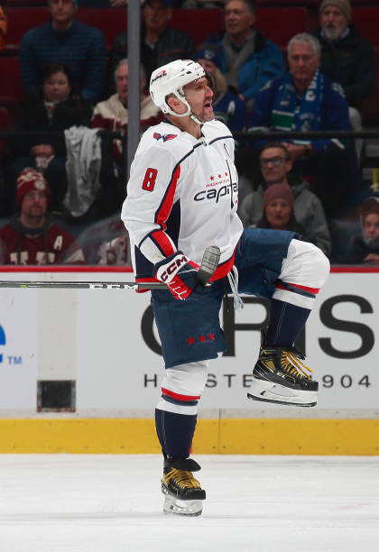 «Кэпиталз» победили «Кэнакс». Овечкин обогнал Гретцки по заброшенным гостевым шайбам