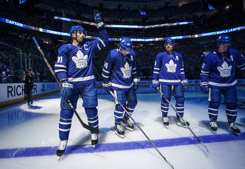 "Торонто" - "Оттава": "Лифс" победили с капитаном Таваресом