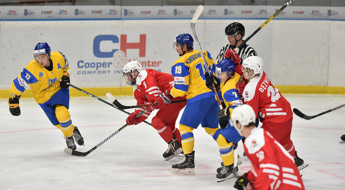 Молодежная сборная Украины всухую обыграла поляков и добыла первую победу на турнире 