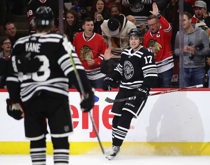 "Чикаго" - "Анахайм" (6:2): третья подряд победа "Блэкхокс"