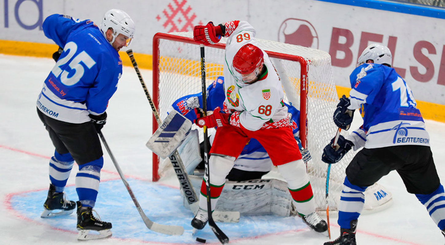 Лукашенко сыграл в финале хоккейного любительского турнира