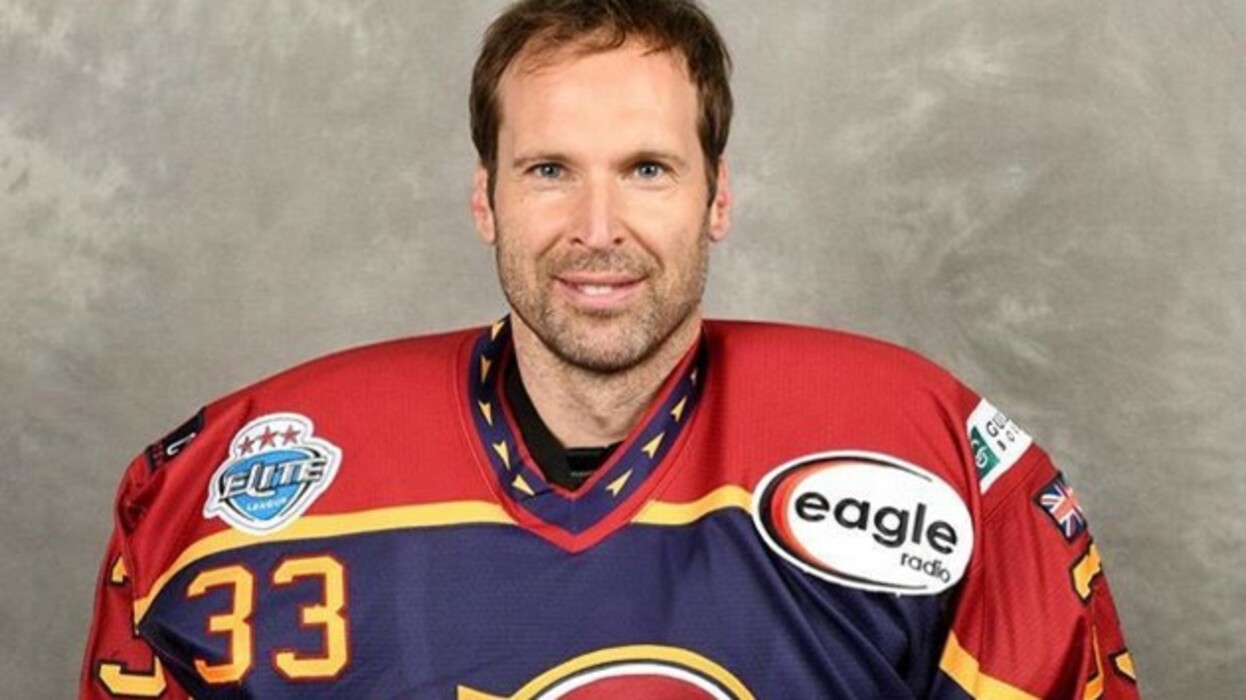 Легендарный футболист «Челси» подписал контракт с хоккейным клубом