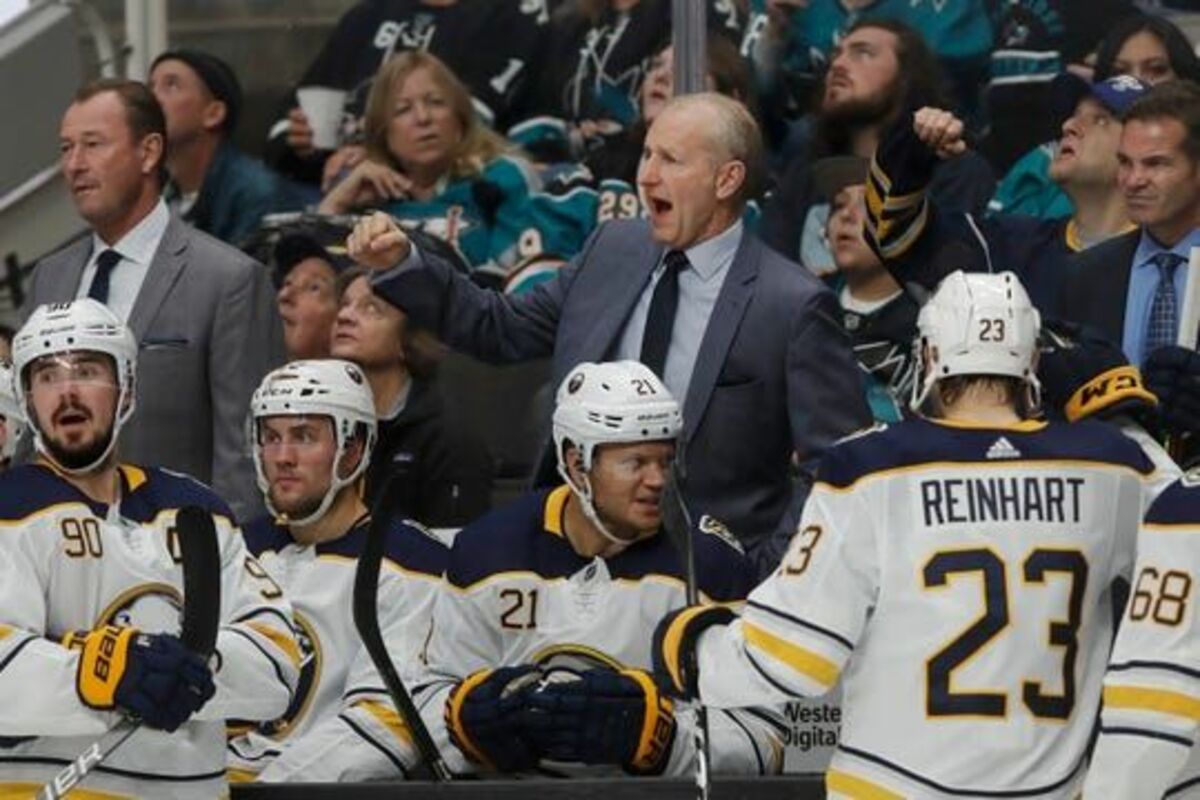 НХЛ: «Баффало» по буллитам проиграл «Аризоне», а «Флорида» - «Ванкуверу» (видео)