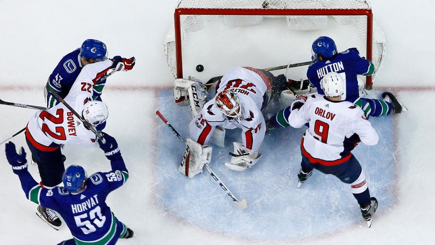 НХЛ: Победный камбэк вашингтонцев на выезде, очередная победа «Баффало» и другие результаты (видео)