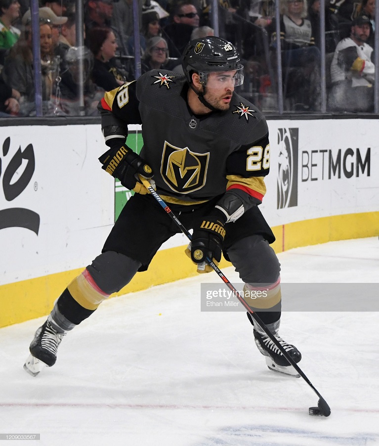 Каррьер подписал контракт с "Вегасом"