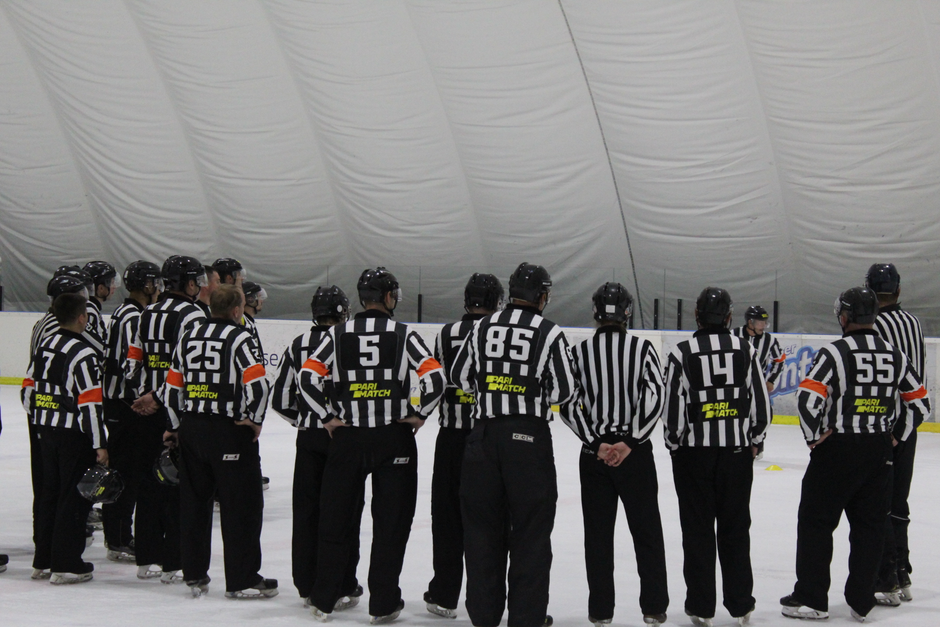 В Киеве стартовал учебно-тренировочный сбор для судей УХЛ