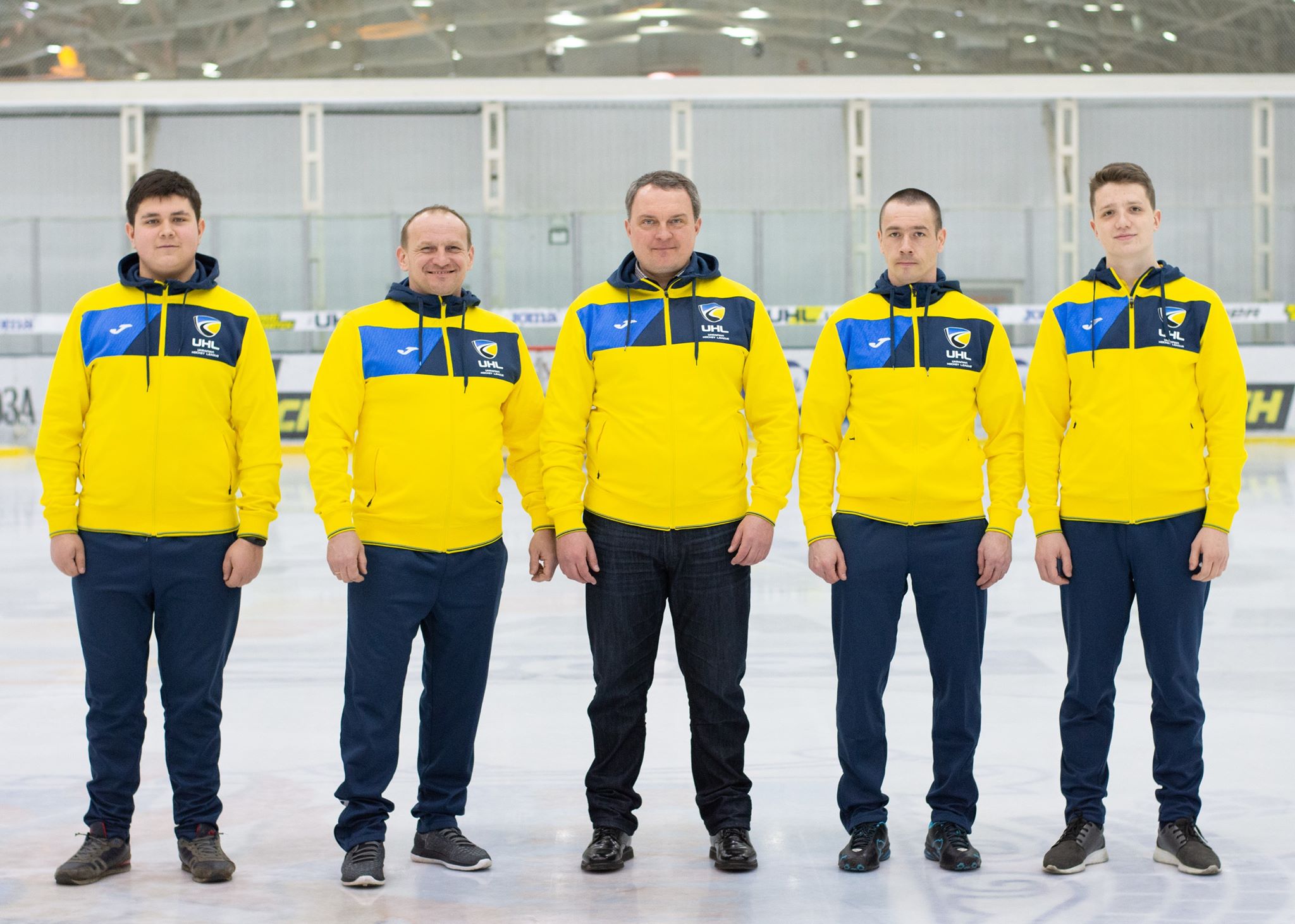 Судьи Украинской хоккейной лиги благодаря компании Joma обновили свой спортивный образ