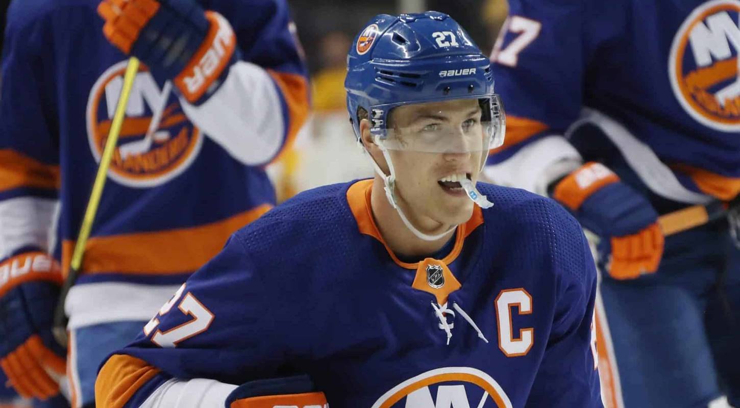 Американский нападающий подписал 49-миллионный контракт «Айлендерс»