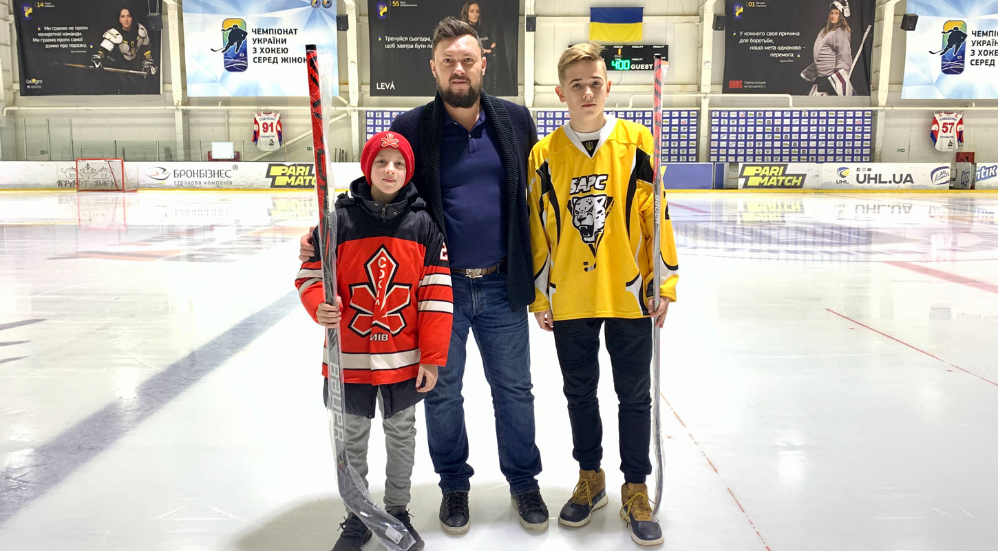 Победители конкурса #ХочуклюшкуотУХЛ получили призы от Bauer