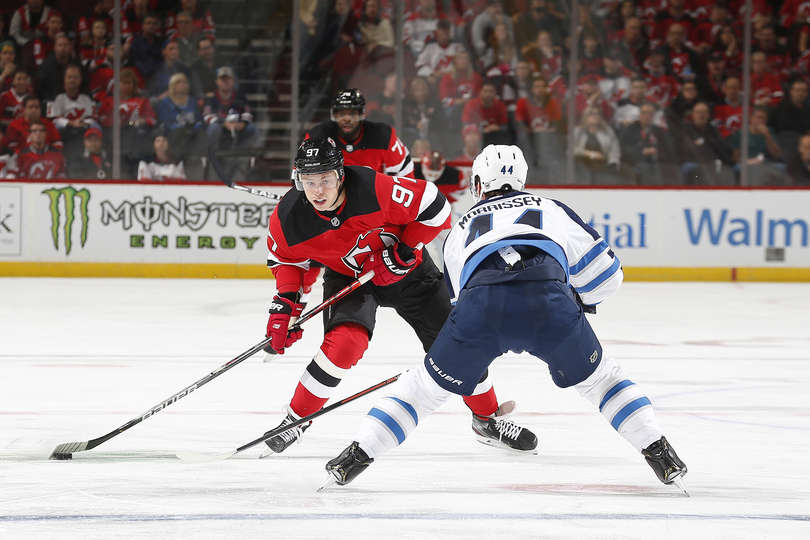 "Нью-Джерси" - "Виннипег" (4:5 Б): дебют Гусева, камбэк "Джетс"