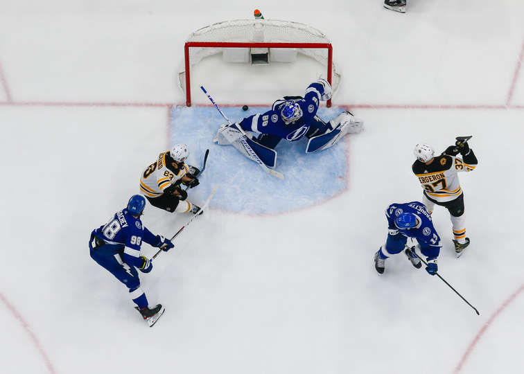 "Тампа-Бэй" - "Бостон" (1:2): "Брюинз" утвердились на вершине