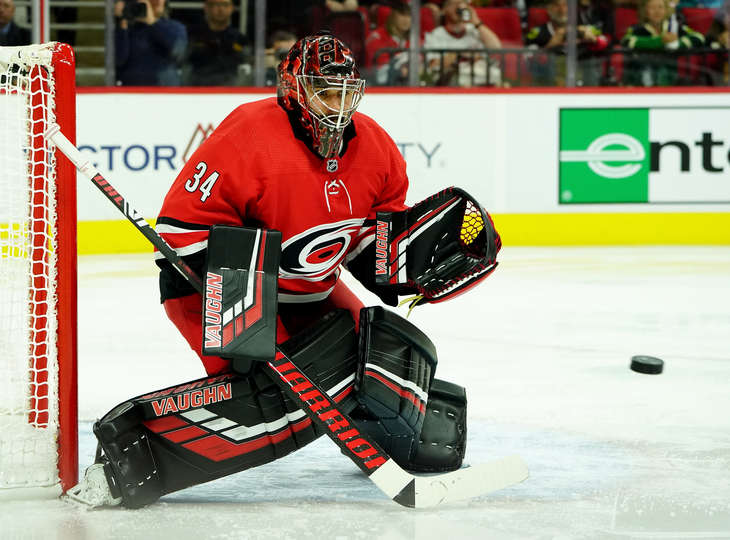 "Каролина" - "Детройт" (7:3): победная серия "Кейнз"