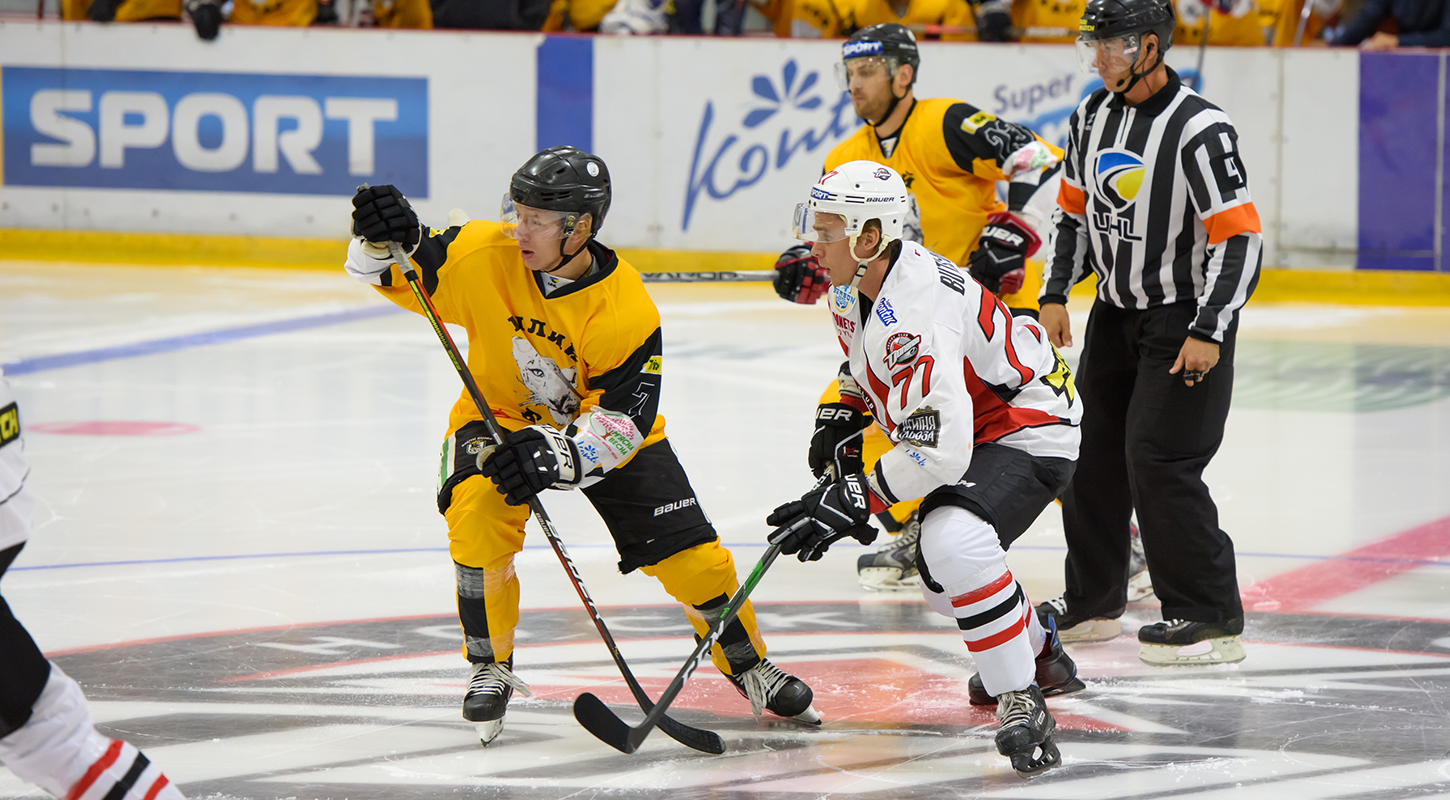 Шайба Коренчука в овертайме принесла победу дончанам над «Белым Барсом» во втором матче кубка Донбасса