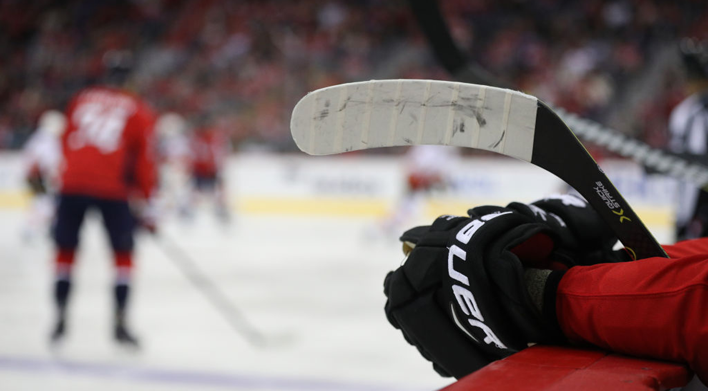 В Швейцарии провели матч в медицинских масках