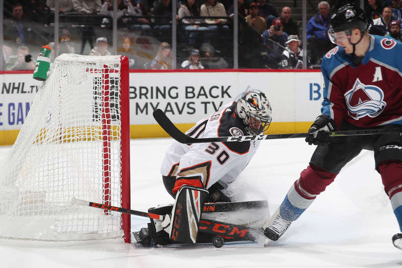 "Колорадо" - "Анахайм" (2:5): "Дакс" победили, Маккиннон снова забил