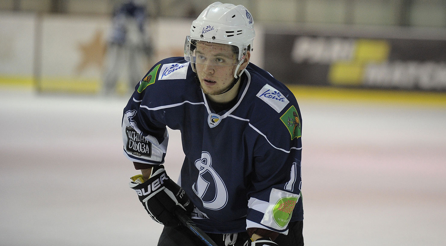 Супер-сейв в бейсбольном стиле от защитника МХК «Динамо» (видео)