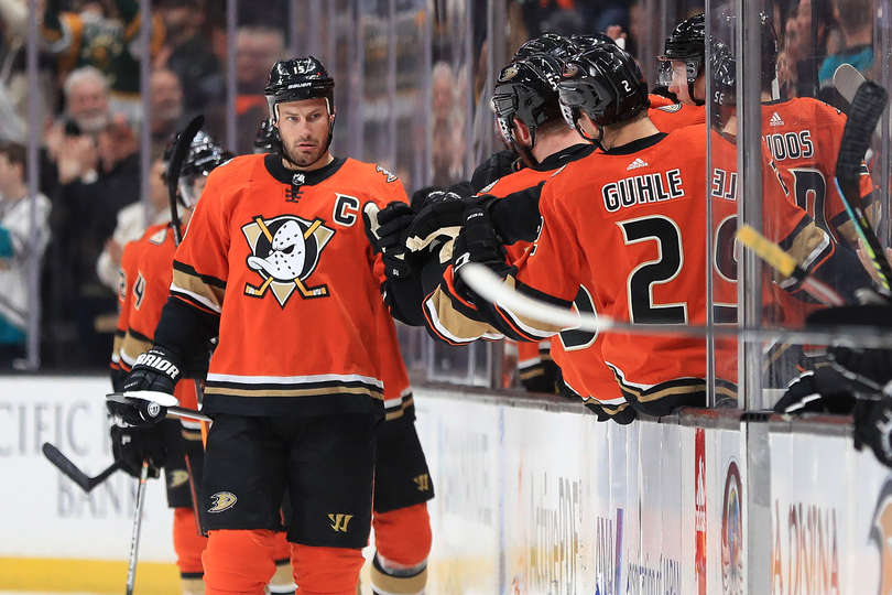 "Анахайм" - "Питтсбург" (3:2): падение "Пингвинз" продолжается