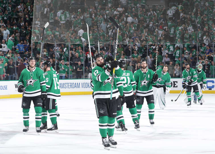 Первомайская демонстрация звезд "Далласа"